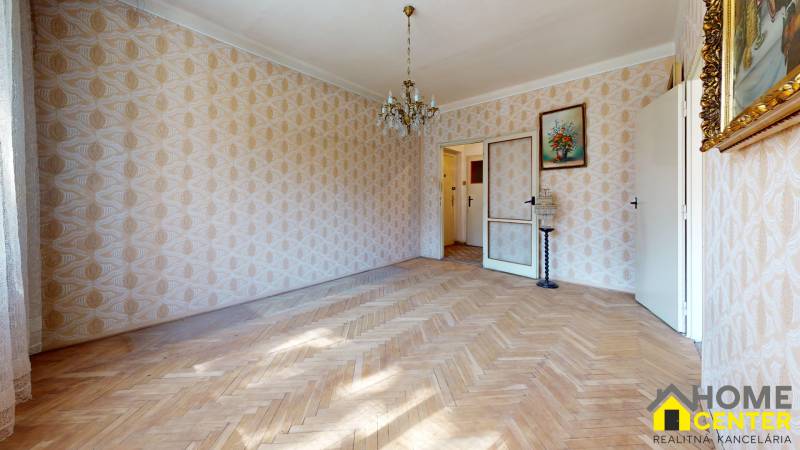 NA-PREDAJ-MALY-3-IZBOVY-BYT-KOMARNO-Bedroom.jpg