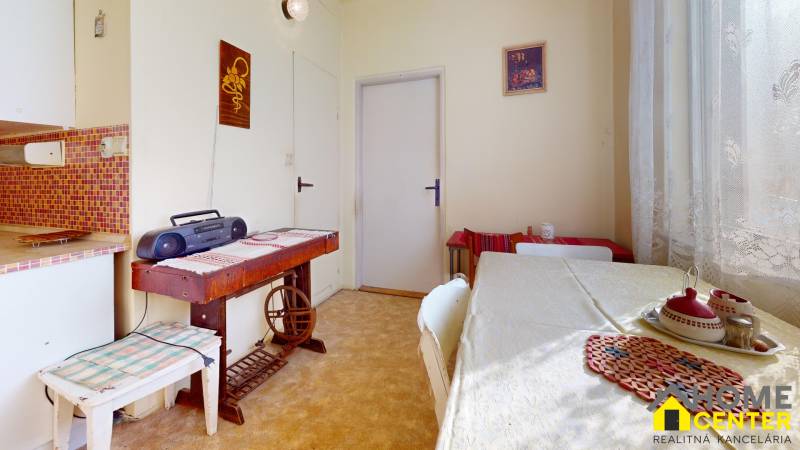 Rakocziho-Bedroom 4.jpg