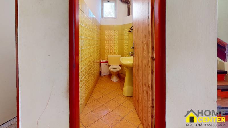 Staudta-Rd-Bathroom.jpg